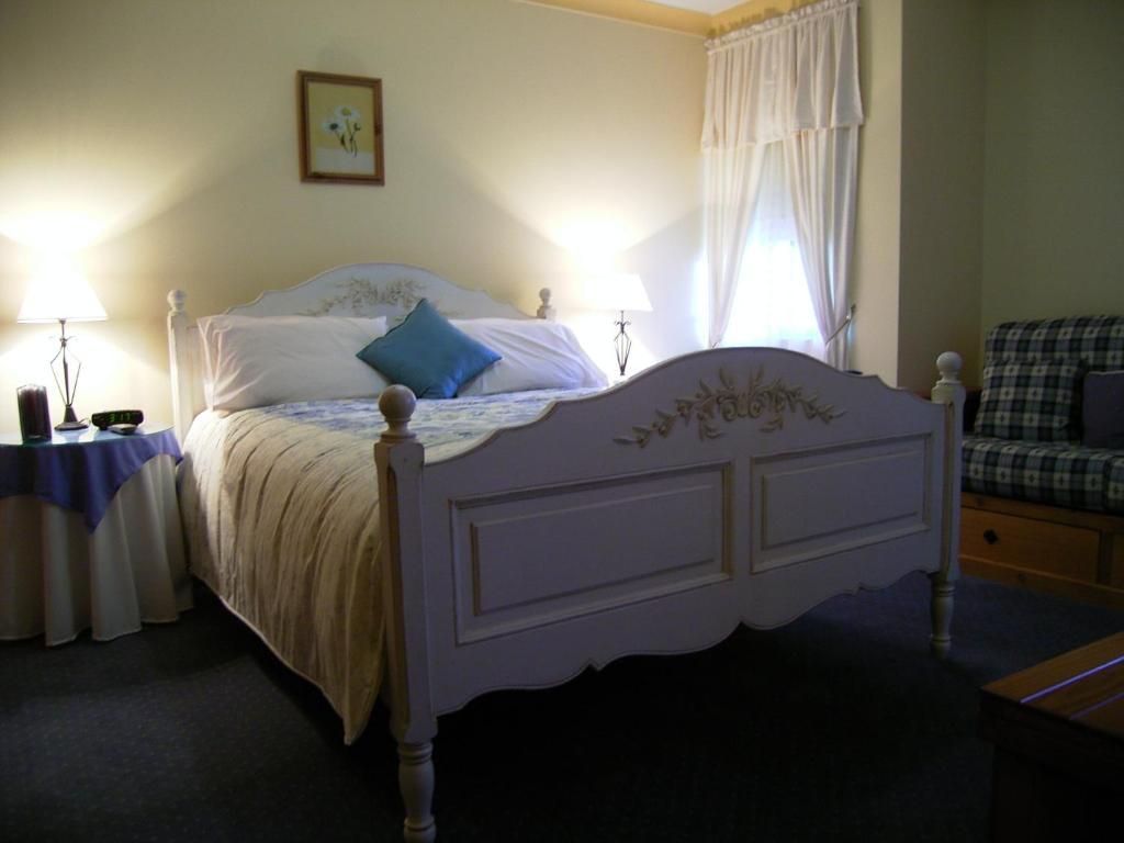Lavender House Bed & Breakfast Entrance Стая снимка
