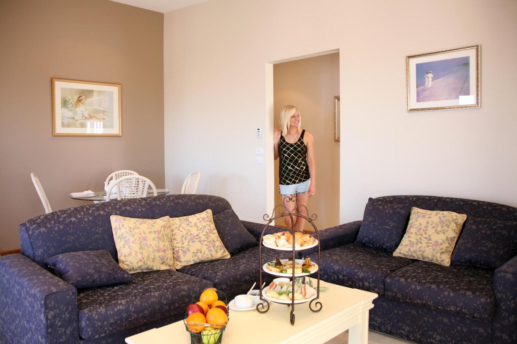Lavender House Bed & Breakfast Entrance Екстериор снимка