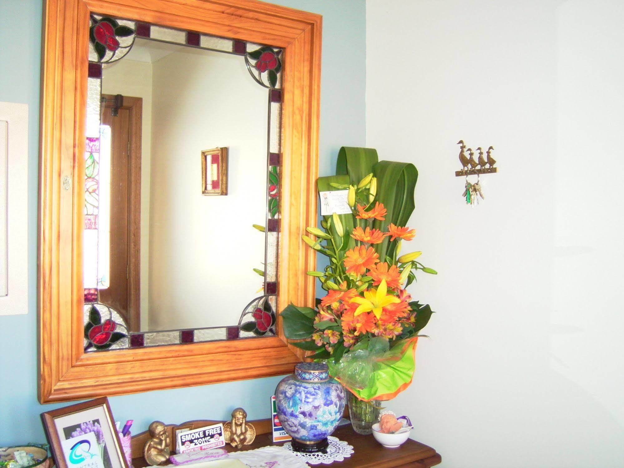 Lavender House Bed & Breakfast Entrance Екстериор снимка